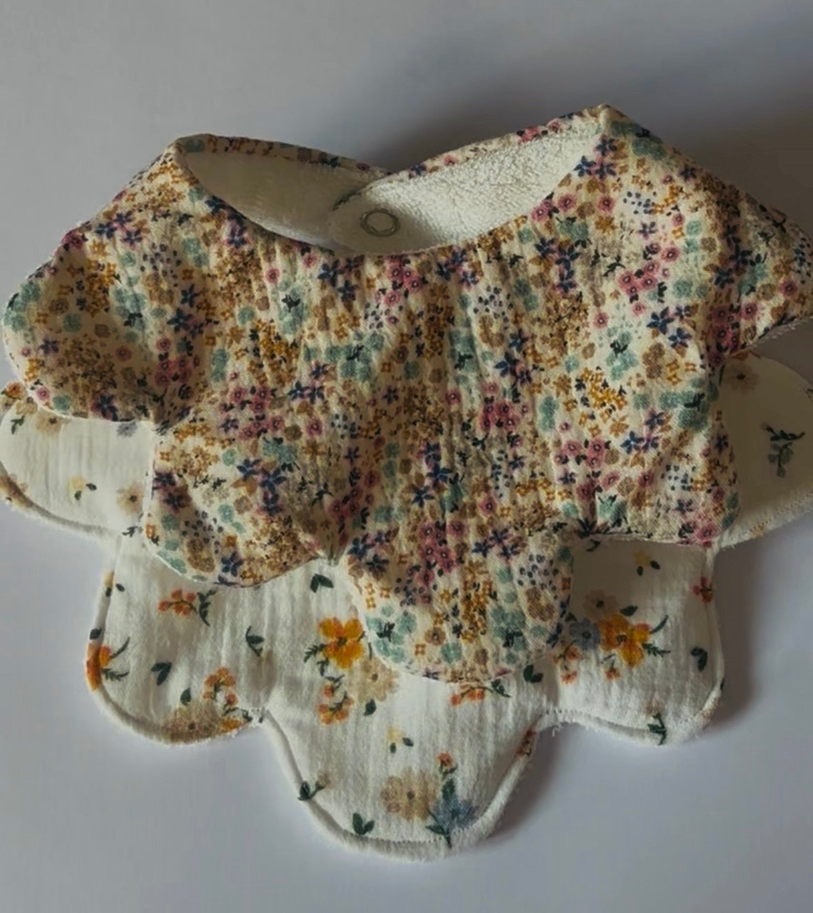 The Petal Bib | Muslin & Terry Towelling Scalloped Bib (2 Pack)