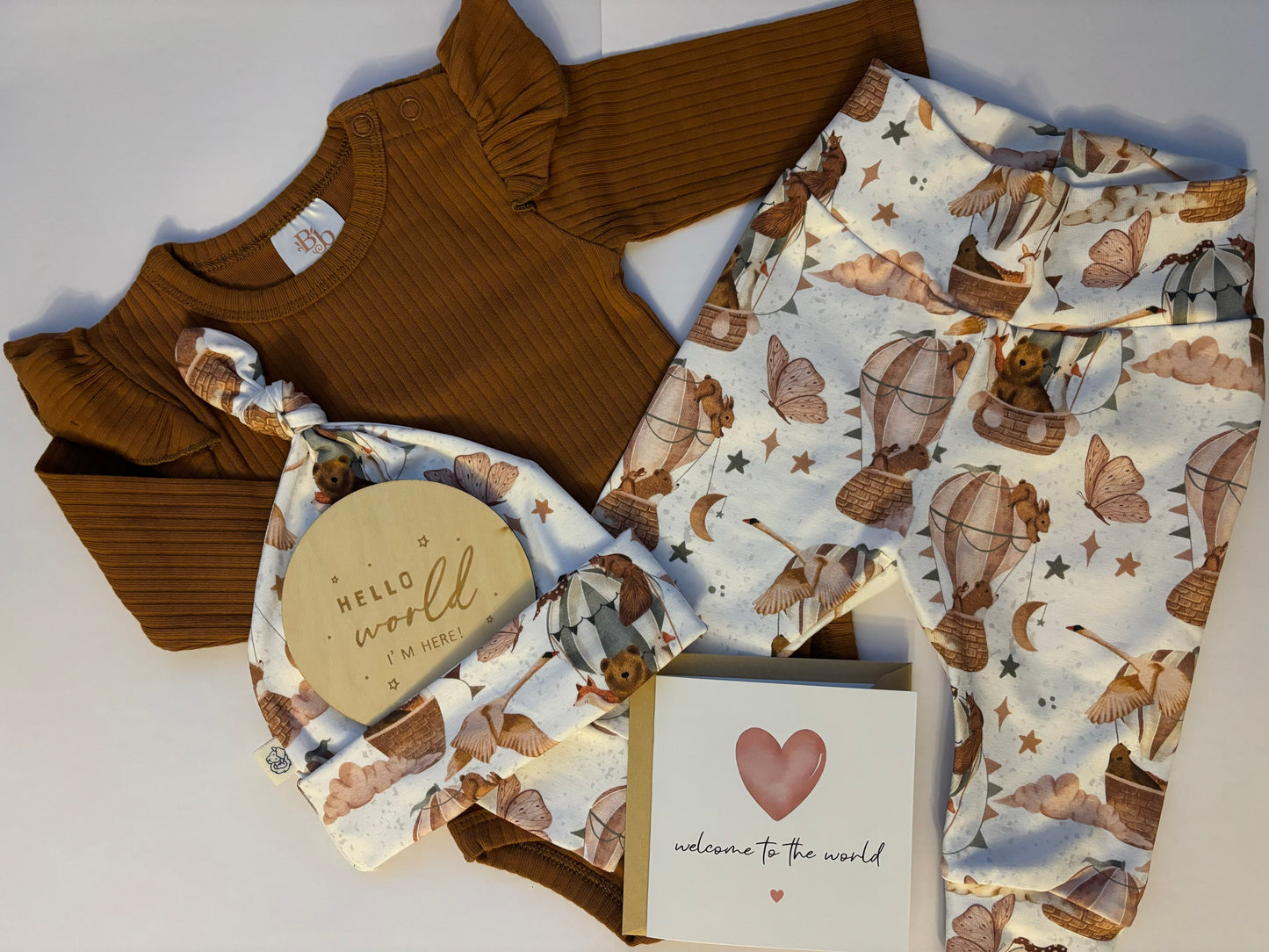 The Welcome Party Gift Box (0-3 Months - Gender Neutral)