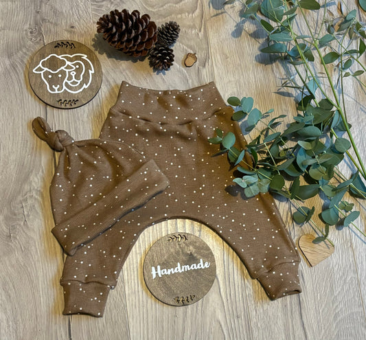 Nutmeg knot hat & harem set (3-6 Months)