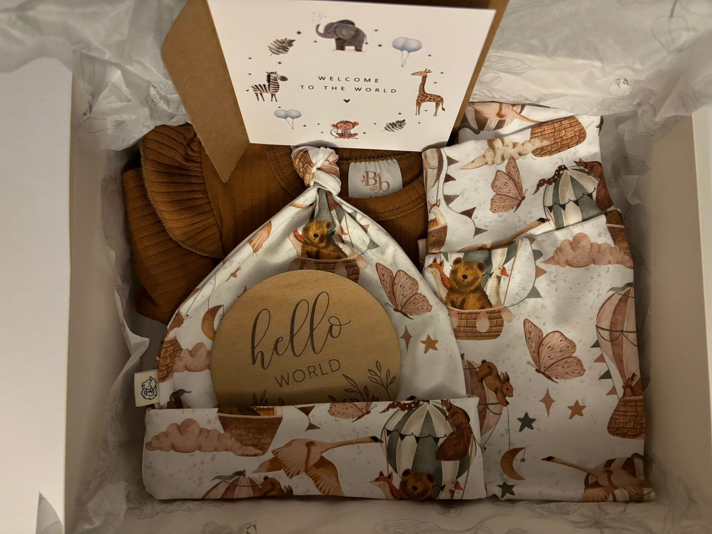 The Welcome Party Gift Box (0-3 Months - Gender Neutral)