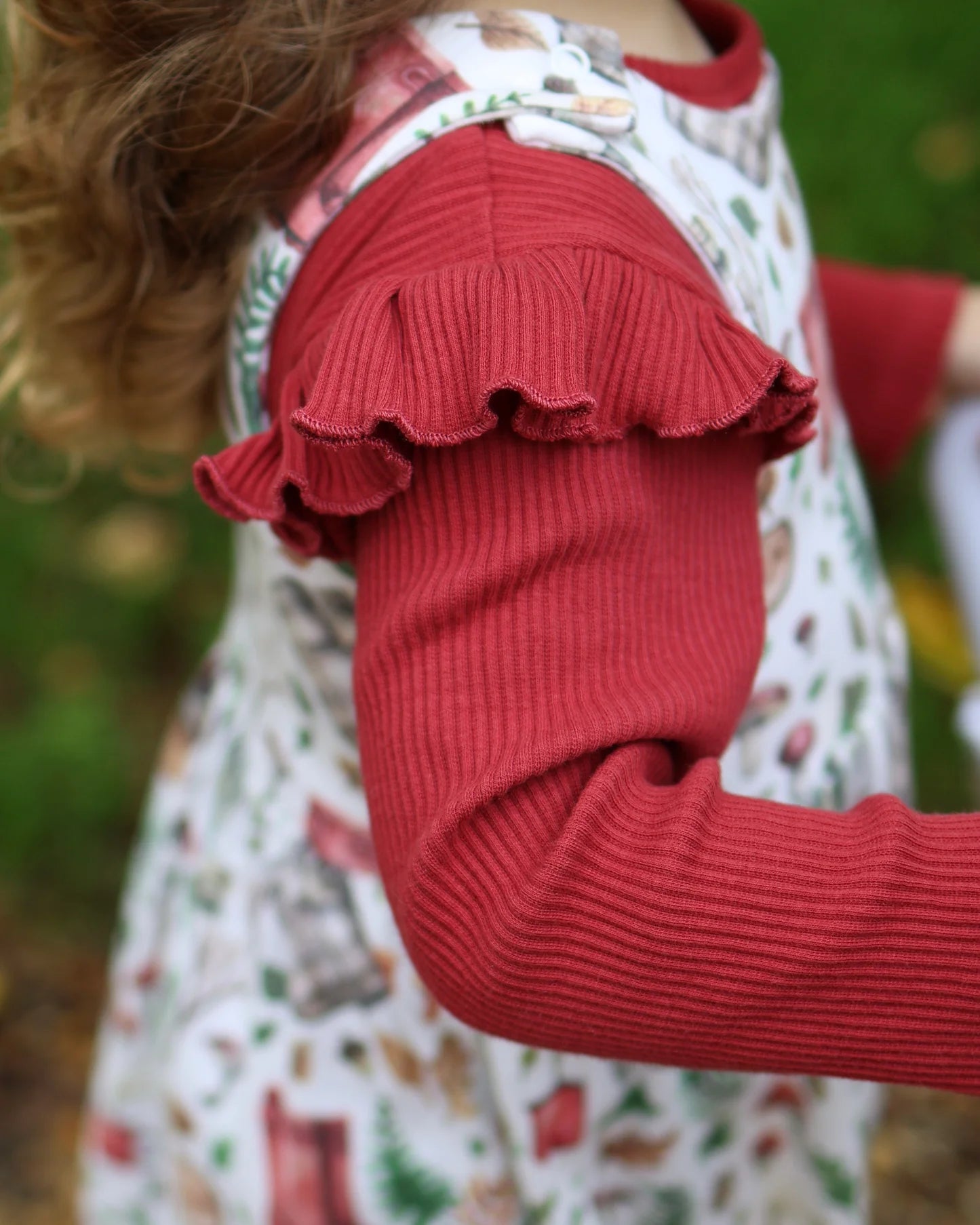Cranberry frill top