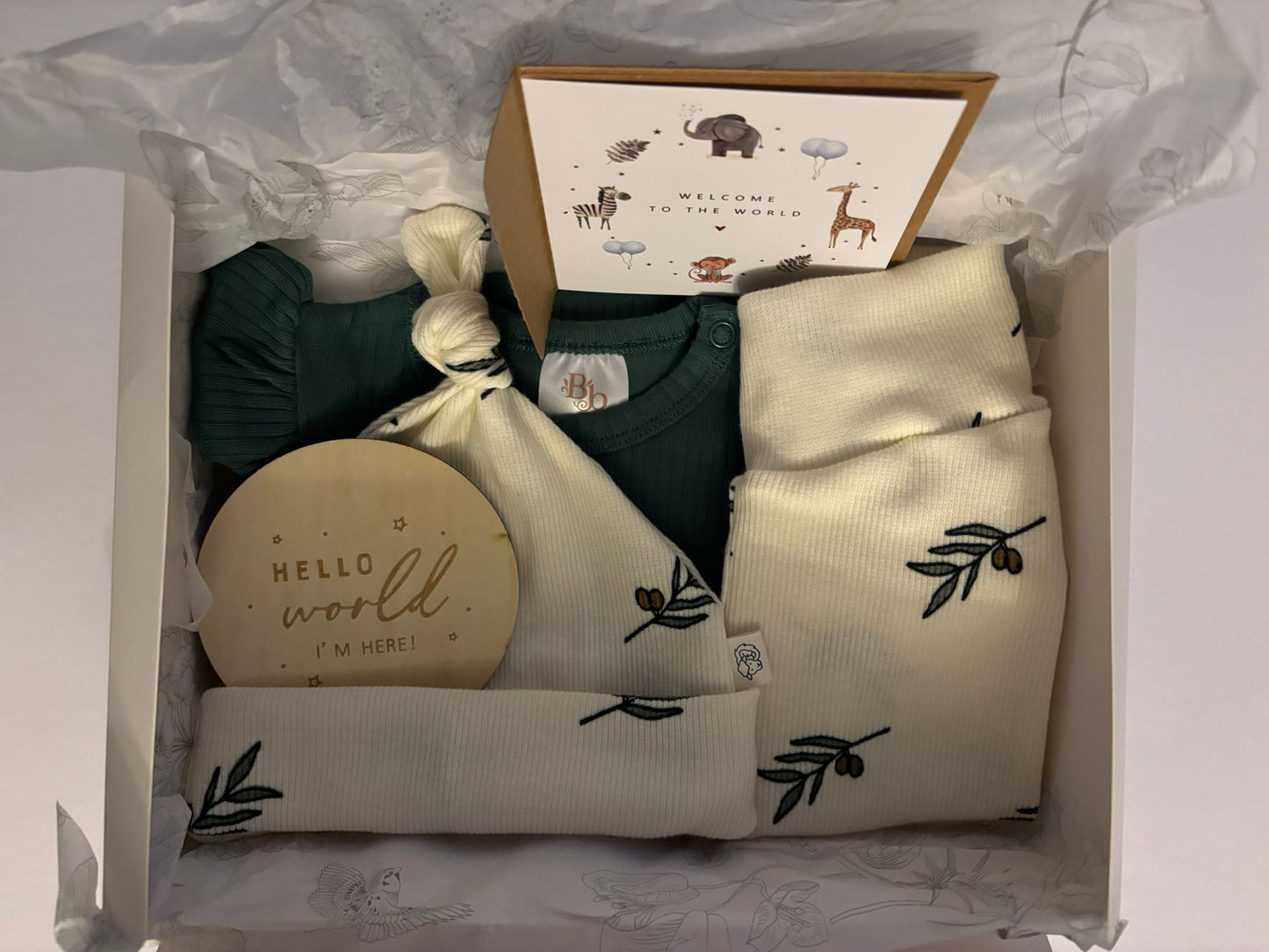 Olive Branch Gift Box (0-3 Months - Neutral)