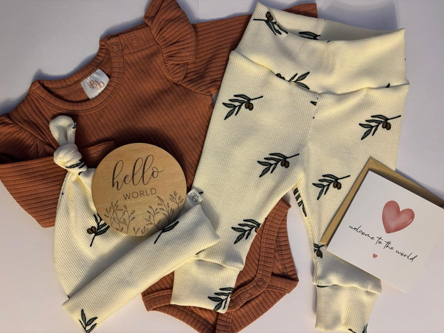 Olive Branch Gift Box (0-3 Months - Neutral)